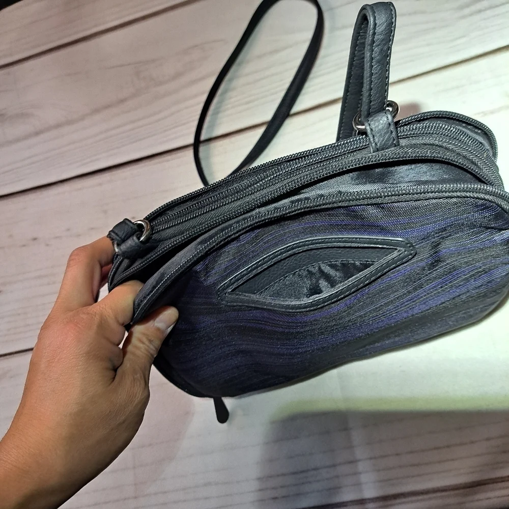 Multisac Black And Blue Pin Stripe Crossbody Purse Lots Of Pockets